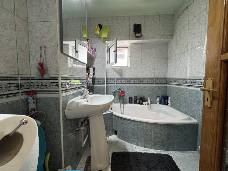 5 cam. etaj 1, 96 mp, decomandat, renovat, zona Zahana - 8