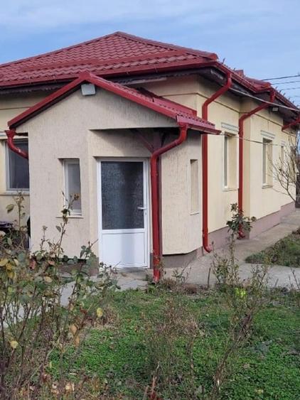 Teren 1700 mp, deschidere 18,40 ml, cu casa la strada principala - 1