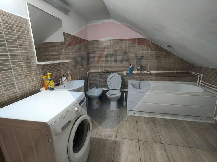 Apartament cu 3 camere de închiriat în zona Craiovita Noua - 4