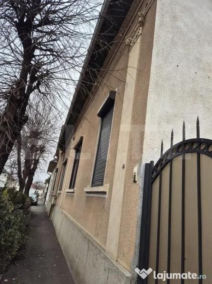 Casa de vanzare, curte comuna cu 1 locatar, 110 mp, zona ult - 2