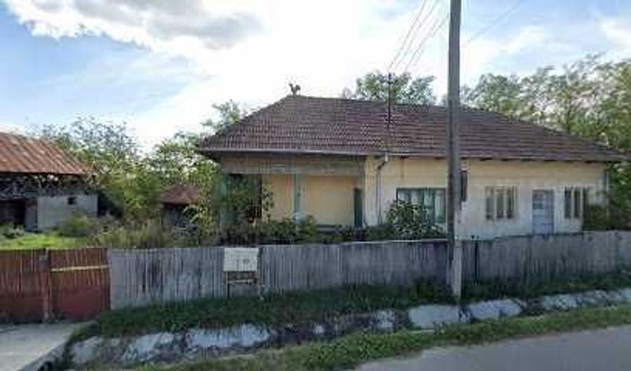 Vand casa in Babeni Romani langa biserica - 3