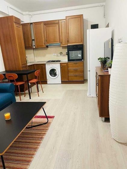 Închiriez apartament 3 camere, Mihai Bravu, centrală bloc, metrou 1min - 3