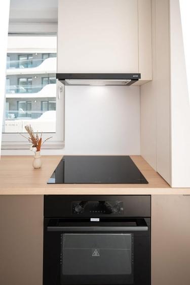 Apartament cu 2 camere semidecomandat, mobilat în Central