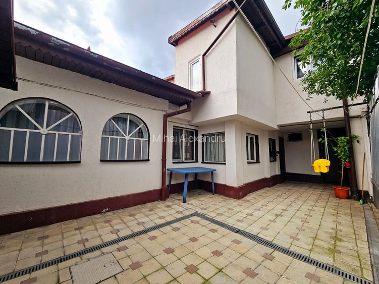 Bucurestii Noi | Casa individuala P+E cu 5 camere si pod | Curte,garaj si anexe