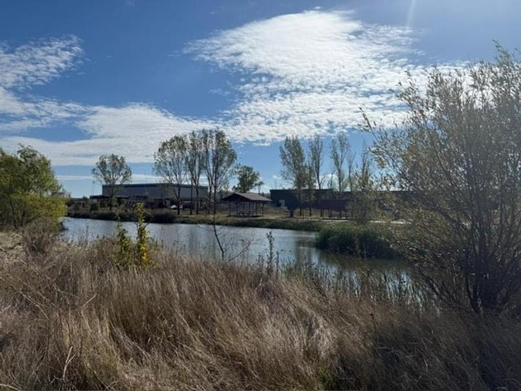 Teren intravilan 2070 mp langa lac PIELESTI, posibilitate RATE !!! - 2