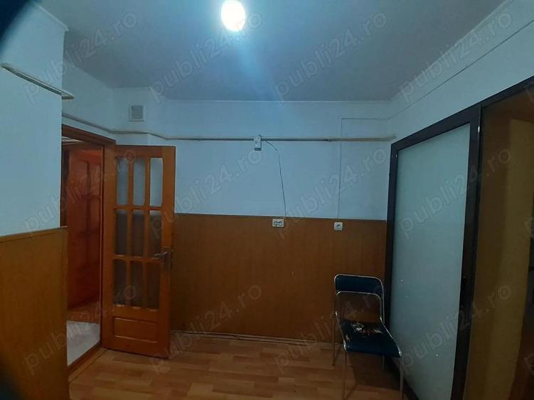 Vanzare Apart. 2 camere cf.1 decomandat, supr. utila de 49.mp. + balc. de 16.mp. zona Calarasi 4 - 9