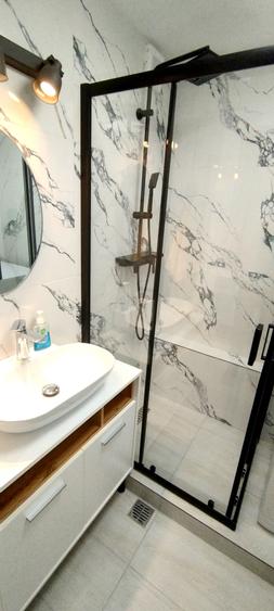 Garsoniera moderna, spatioasa ~ Etaj 1/5  ~ Loc parcare - 13