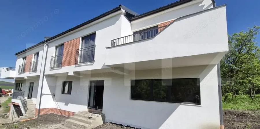 Duplex semifinisat cu teren si garaj, intr-o zona linistita aproape de oras - 2