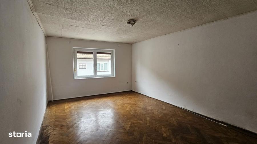 Medias Casa singur Curte Strada Serban Voda - 9