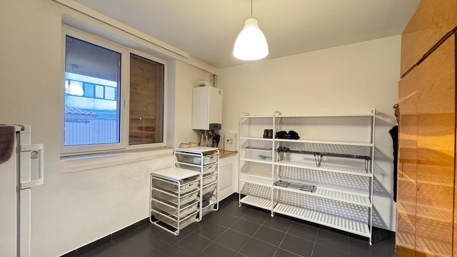 Cocheta,renovata 2024, P+M,in zona linistita de case,strada lata,teren generos - 12