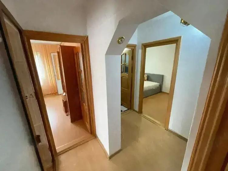 Vand apartament 3 camere, etaj 3-Zona Nord-Unitatea Militara, Vaslui - 8