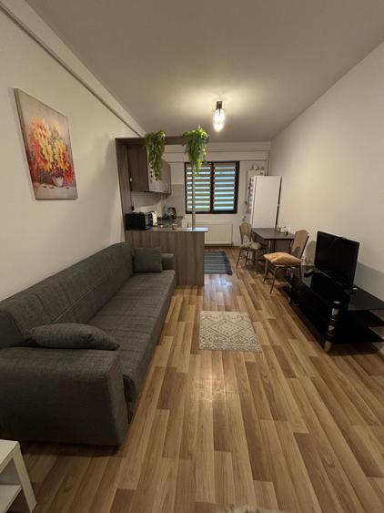 Apartament cu 2 camere  zona Palas - 1