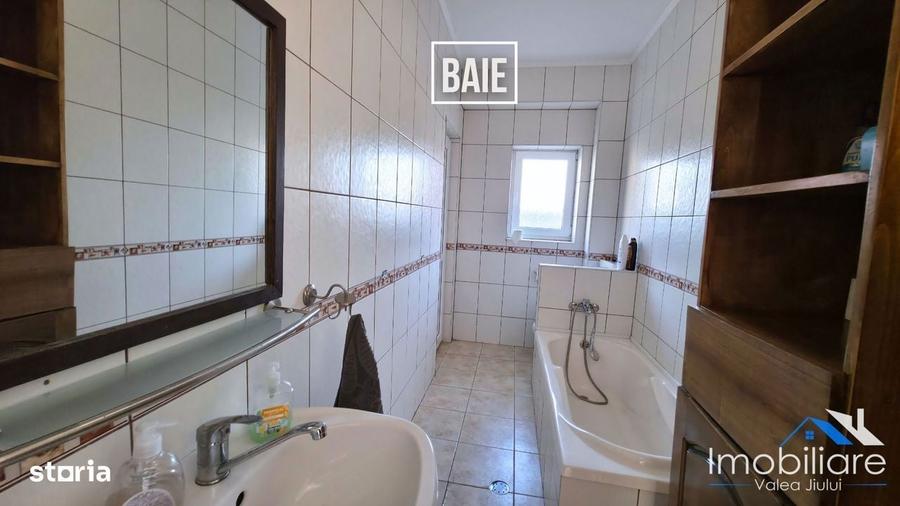 Casa spatioasa de vanzare Hateg | Zona centrala | Teren 1.400 mp - 5