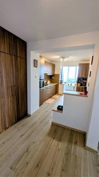 Apartament cu trei camere -decomandat - 15