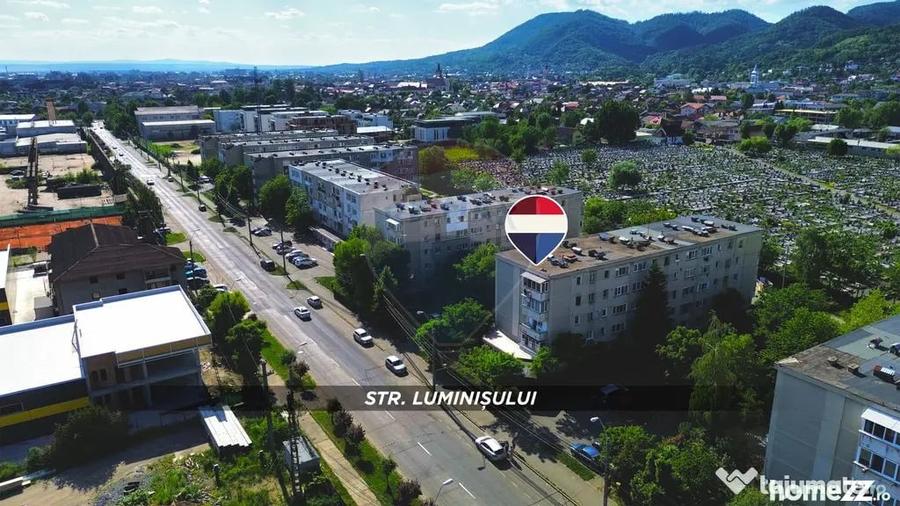 Apartament cu 3 camere semidecomandat în Central