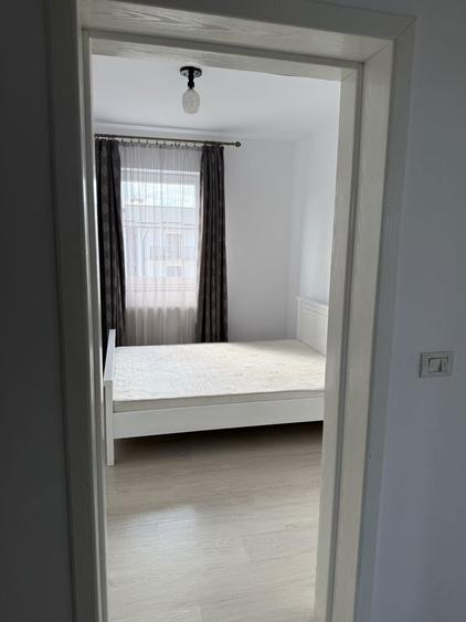 Inchiriez apartament 2 camere - 5