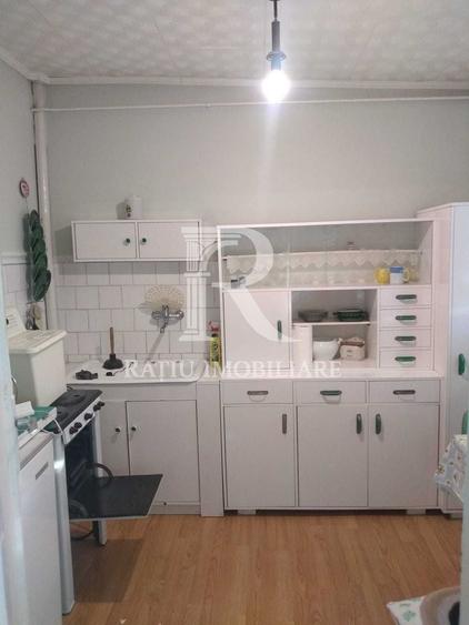 Apartament cu 2 camere semidecomandat, mobilat în Centru Civic