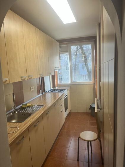 Particular Inchiriez aprtament 3 camere - 7
