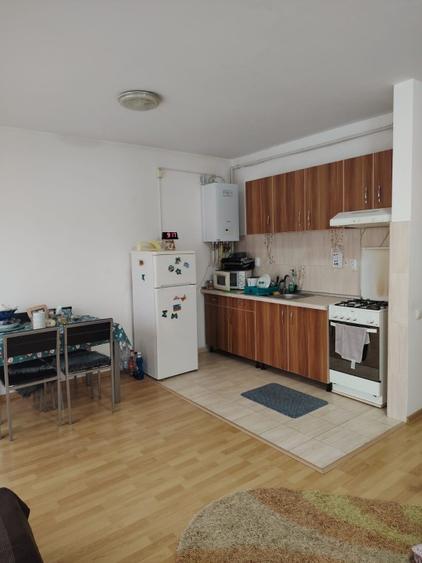 Inchiriez apartament cu 3 camere - 3
