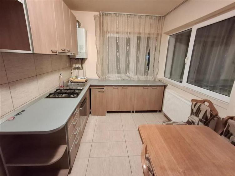 Apartament 3 camere decomandat 2 bai parcare zona Selimbar - 14