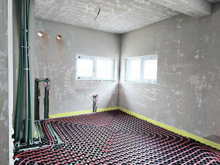 Apartament 4 camere | 100mp | Balcon | Bloc nou | Parcare | Pod Ira