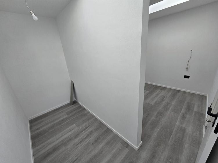 Langa Penny. Suprafata generoasa. 2 Locuri de Parcare. - 10