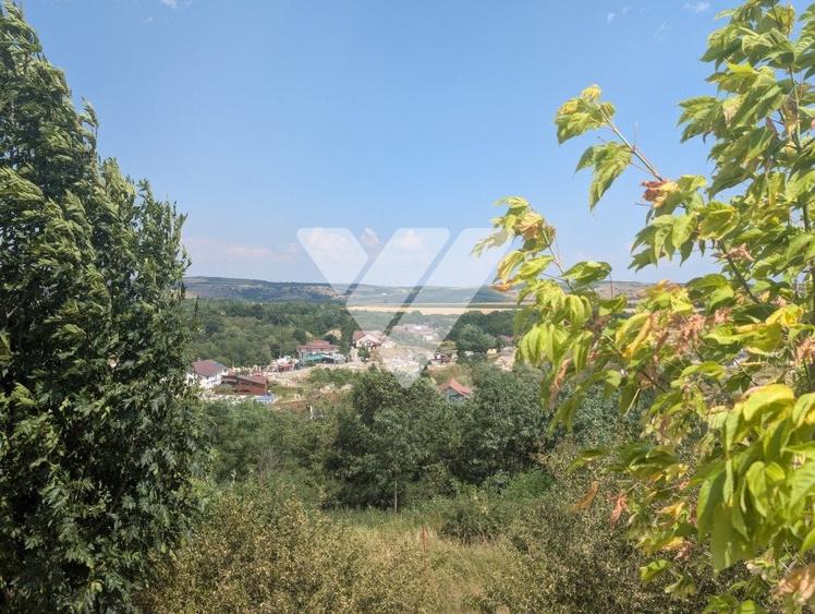 Teren intravilan 1670 mp cu vedere spre lacuri Ocna Sibiului - 1