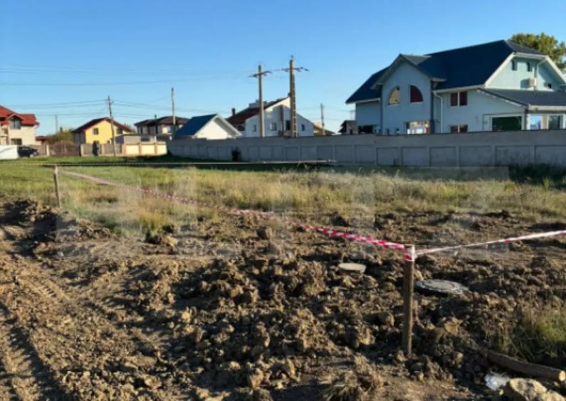 Teren intravilan 500 mp cu autoriza?ie de construire ???? V - 3