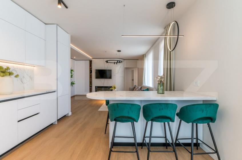 Apartament cu 3 camere semidecomandat în Central