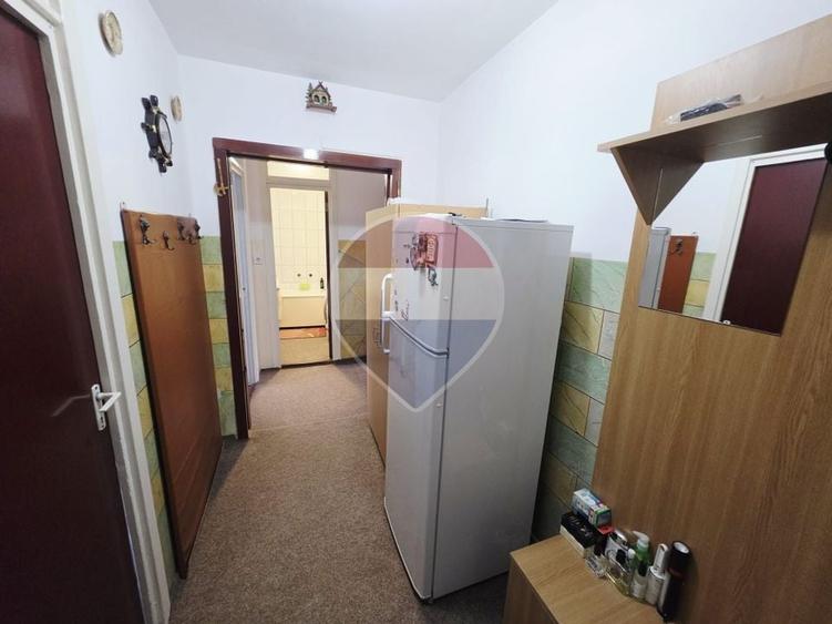 Apartament cu 2 camere decomandat, mobilat în Planete