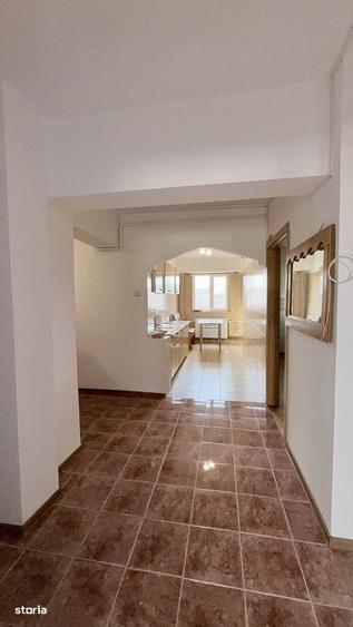 Apartament cu 3 camere în Ostroveni