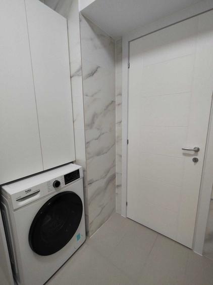 Garsonieră decomandată în Titan