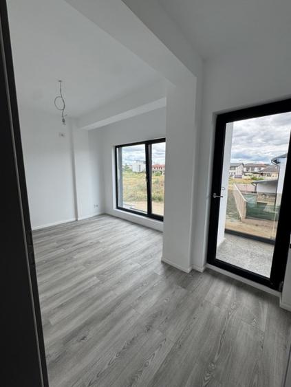 Duplex cu 4 camere cu Canalizare în Albert