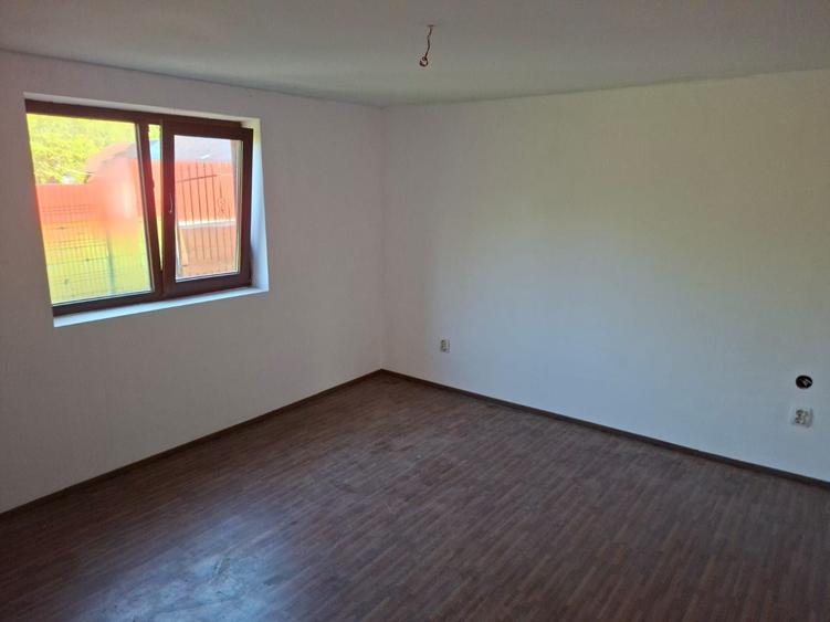 Casă cu 2 camere în Cocârceni