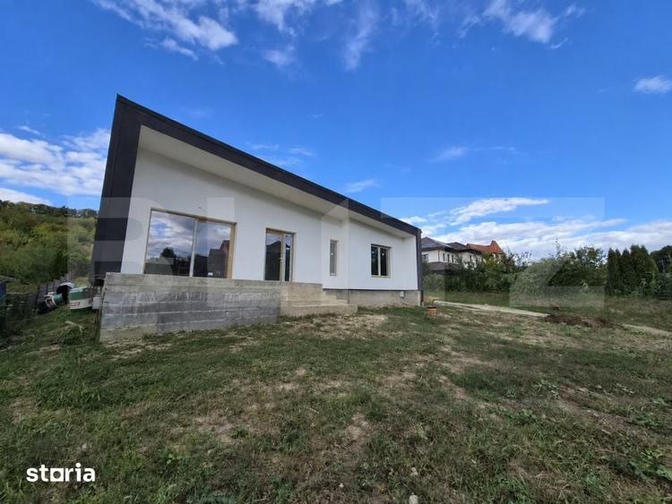 Casă cu 3 camere cu Canalizare în Corunca