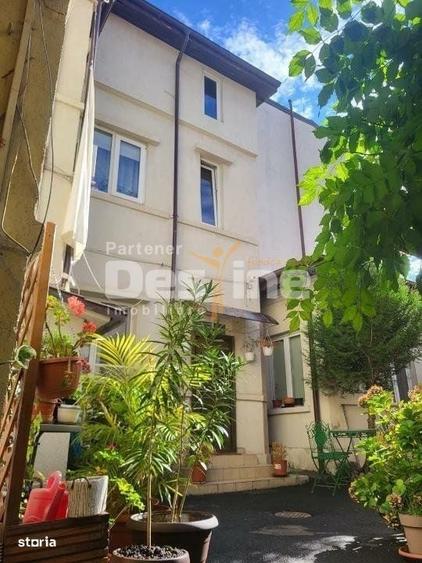 Casă cu 4 camere în 13 Septembrie