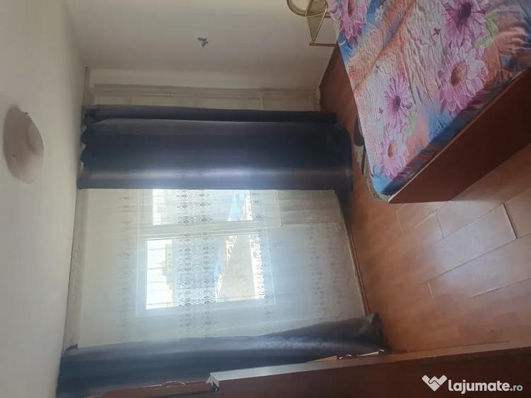 Apartament cu 3 camere decomandat în Păcii