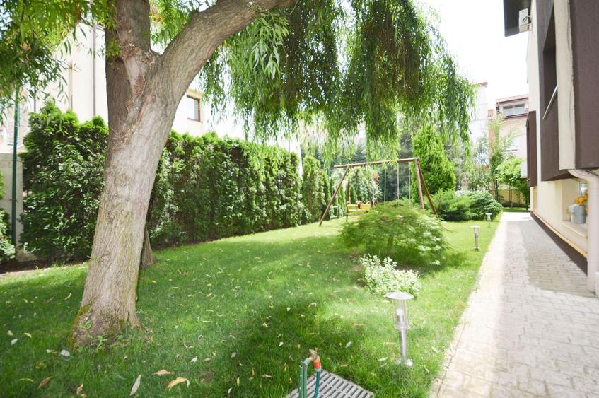 Casă individuală cu 6 camere cu Canalizare în Herăstrău