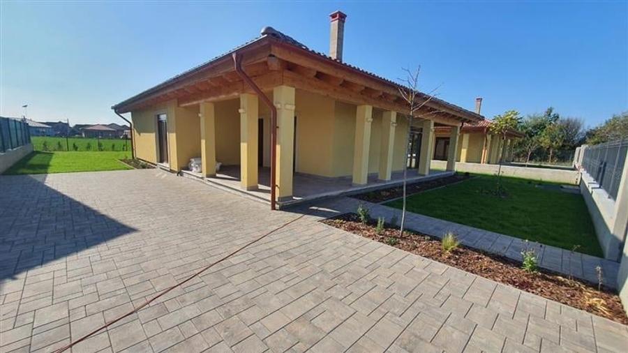 Casă individuală cu 4 camere cu Teren 750 Mp în Sângeorgiu de Mureș
