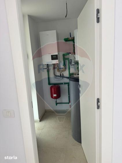 Casa / Vila cu 4 camere de vanzare - 1
