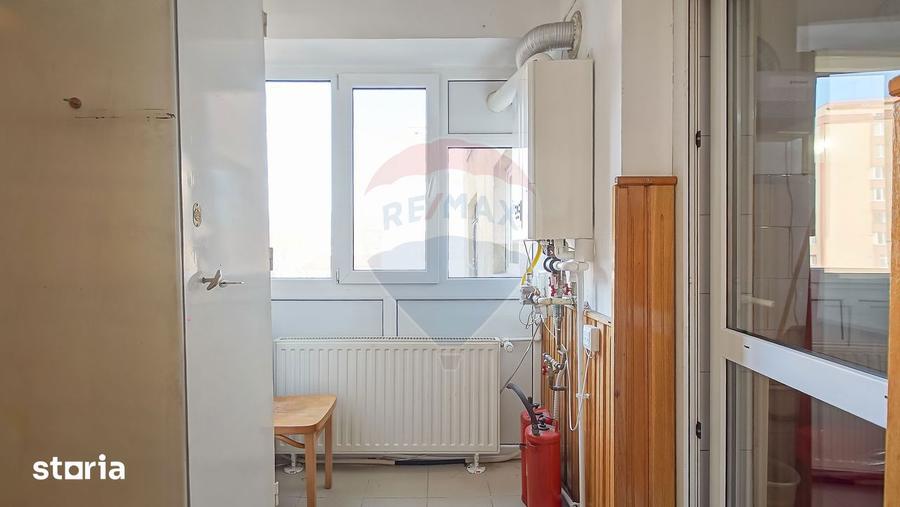 Apartament cu 4 camere decomandat, mobilat în Vlahuță