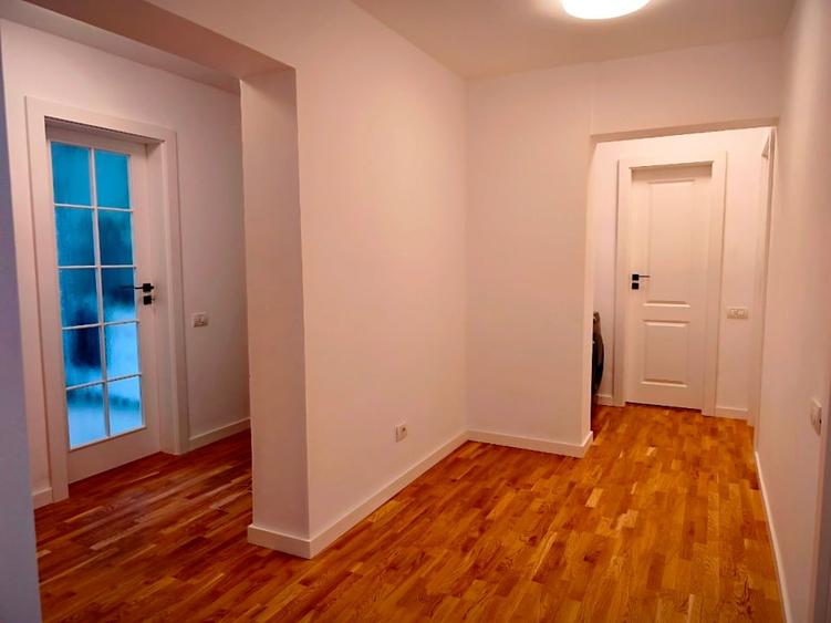 Apartament cu 4 camere decomandat, mobilat în Universitate