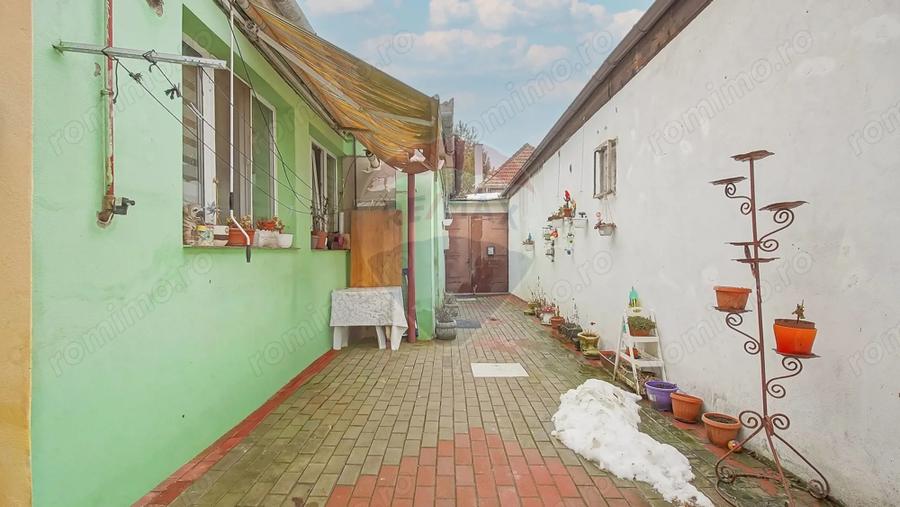 Casă cu 3 camere cu Teren 302 Mp în Blumăna