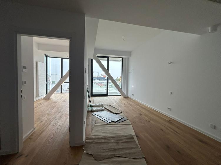 Apartament cu 3 camere semidecomandat în Aviației — fotografia 2