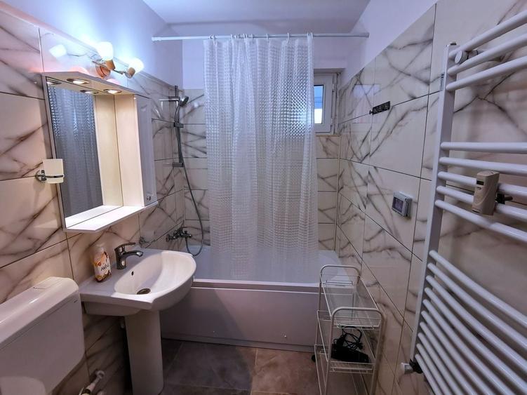 Apartament cu 2 camere semidecomandat, mobilat în Bucur Obor