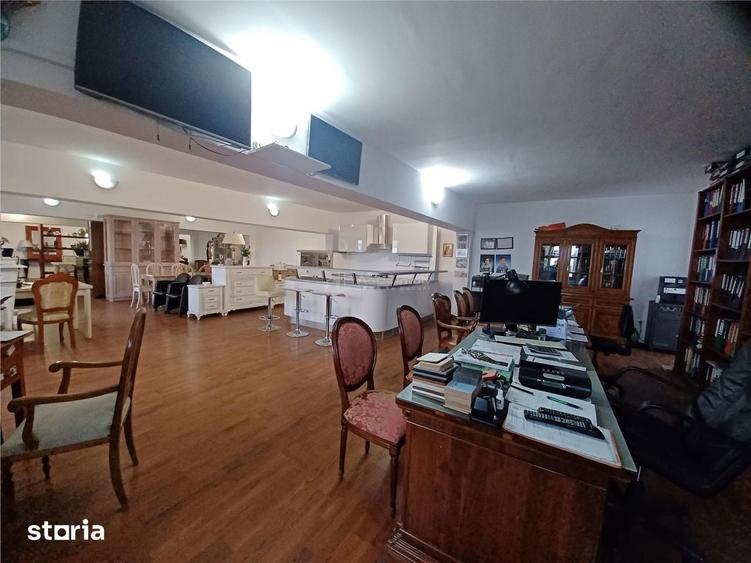 Casă cu 10 camere cu Teren 2000 Mp în Balotești