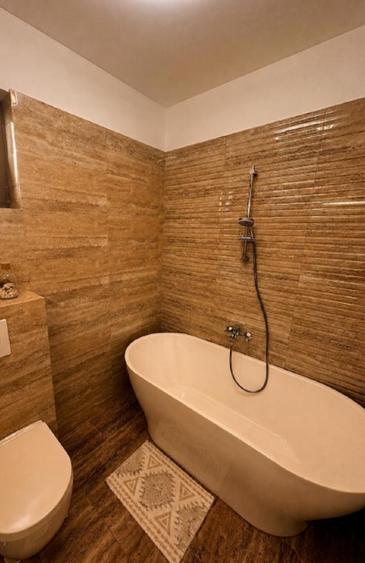 Apartament cu 3 camere decomandat, mobilat în Bucureștii Noi