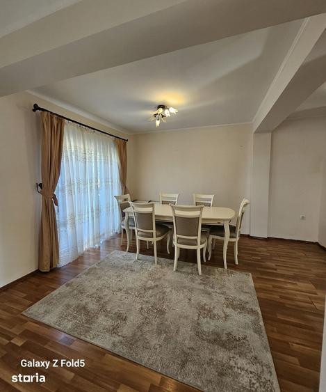 Casă cu 4 camere decomandat cu Teren 300 Mp în Europa