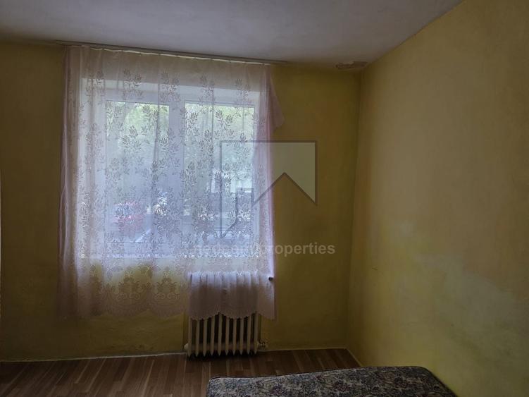 Apartament cu 3 camere decomandat, mobilat în Mărgeanului