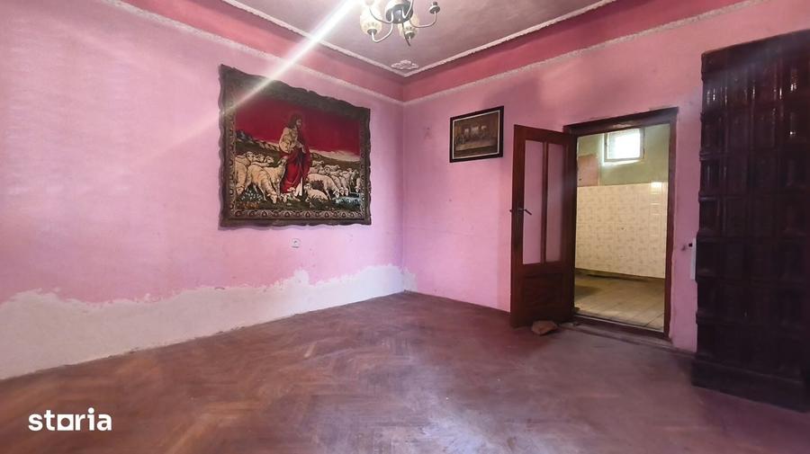 Casă cu 2 camere cu Teren 1855 Mp în Cârjiți